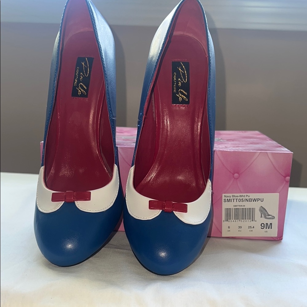 Mod Cloth Pin Up Couture Blue and White Women's Vintage Pumps. Size runs small